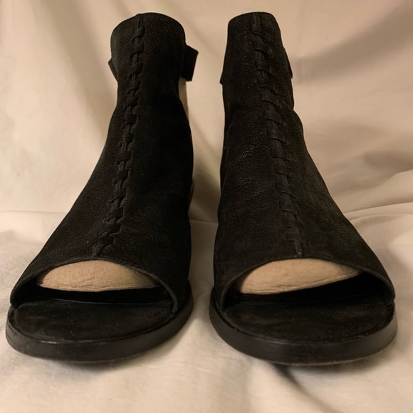 Eileen Fisher black nubuck leather 'Pagoda' block heel sandals - Picture 3 of 10